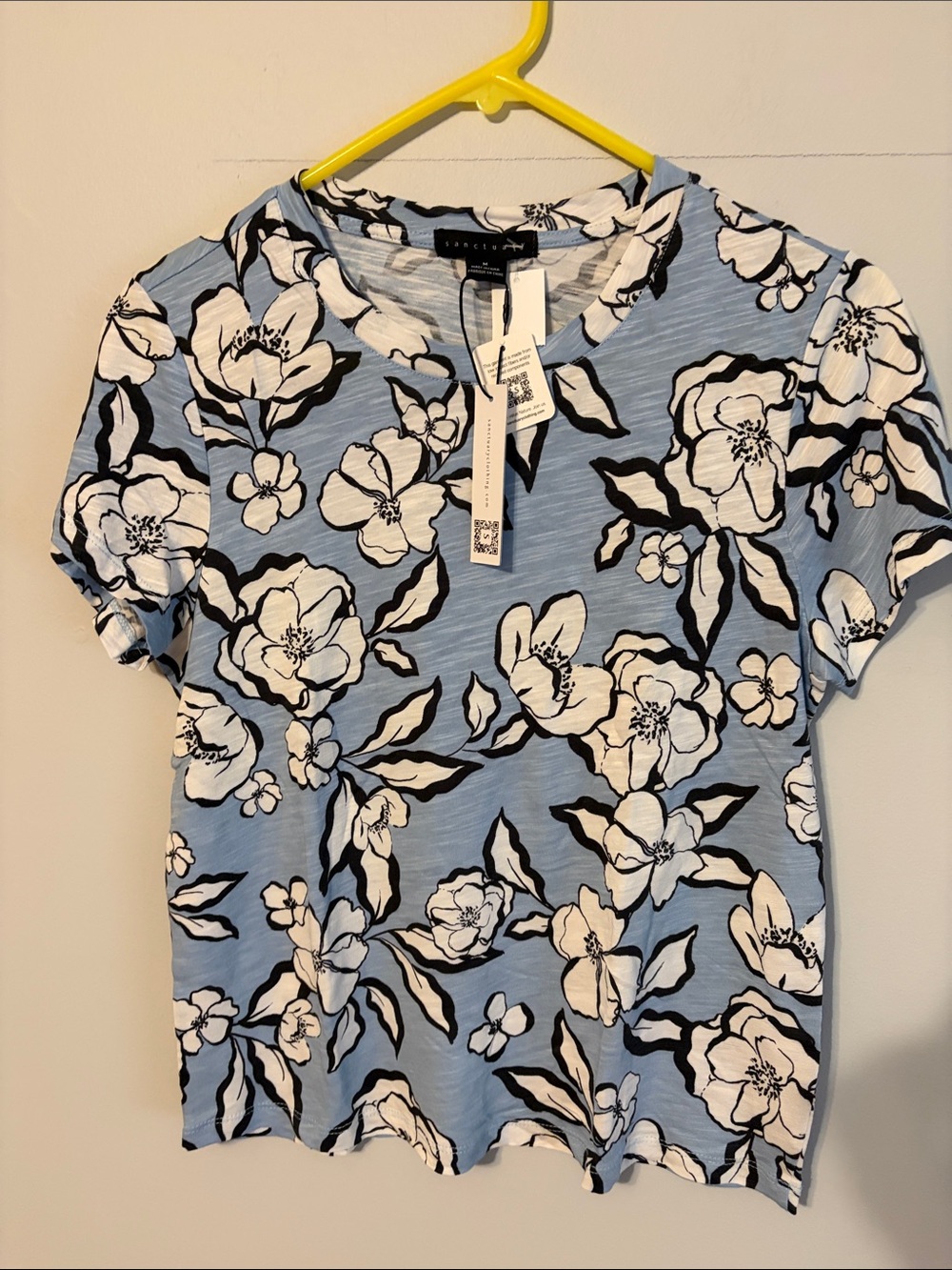 Sanctuary Light Blue Floral Short Sleeve Tee. The perfect T. Med. Cotton/rayon